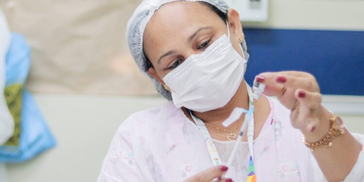 Imunossuprimidos podem receber a 5ª dose da vacina contra a Covid-19 em Manaus