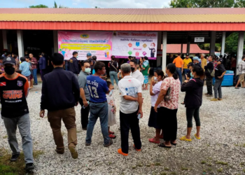 Ex-policial abre fogo em creche e mata 26 crianças