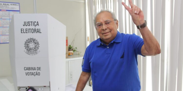 ‘Quem cuidou tanto tempo do Amazonas se preocupa com o futuro’, diz Amazonino após votação