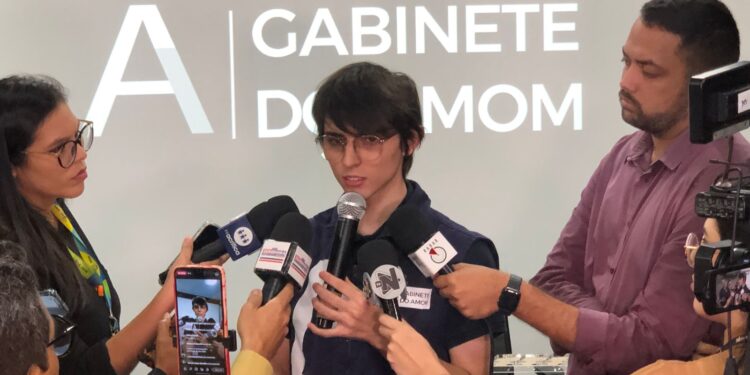 Vereador quer que David Almeida explique suposta ligação com o crime organizado