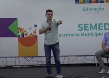 Sindicatos que representam professores repudiam atitude de prefeito de Manaus