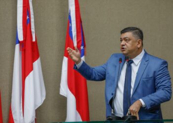 Governo atende solicitação de Dermilson Chagas para descentralizar a Saúde