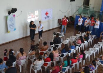 Parceiros Brilhante entrega mais de mil absorventes às mulheres do Zumbi II durante ação contra pobreza menstrual
