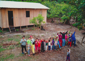 Comunidade remota do Amazonas recebe núcleo de educação