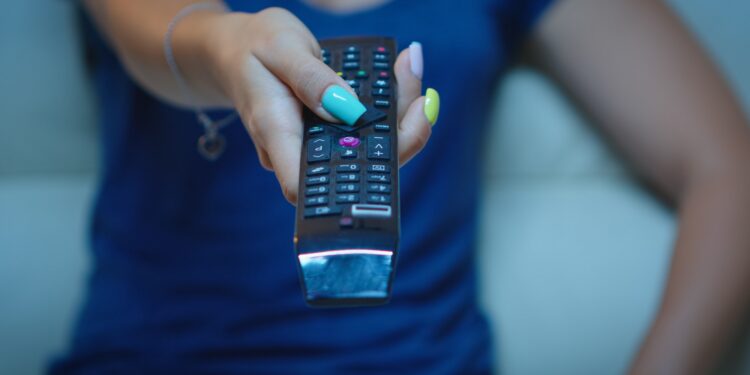 Serasa eCred apresenta dicas para economizar na compra de TV nova