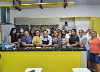 Grupo oferta curso gratuito de fabricação de panetone em Manaus