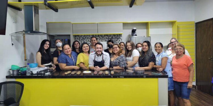 Grupo oferta curso gratuito de fabricação de panetone em Manaus