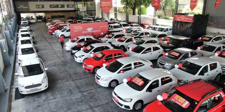 Vale a pena comprar um carro seminovo de locadora?