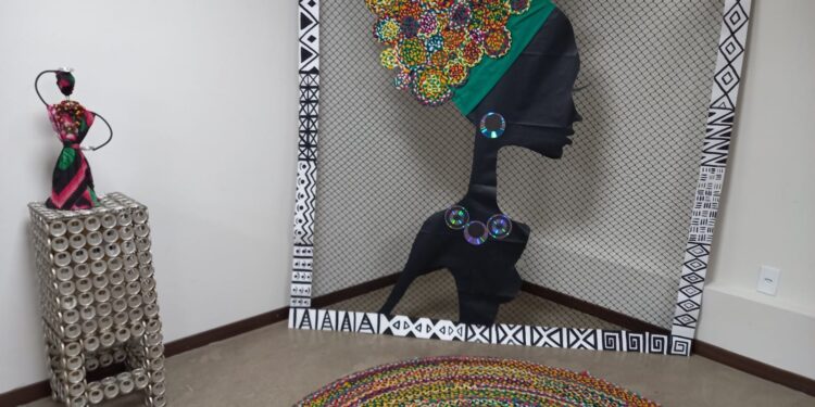 Exposição ‘Negritude, Criatividade e Sustentabilidade’ exalta a cultura africana no Manauara Shopping