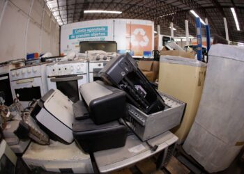 Prefeitura de Manaus e Abree realizam drive-thru de eletroeletrônico e eletrodomésticos pós-consumo