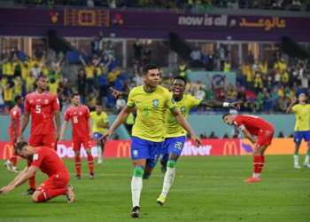Brasil vence Suíça com golaço de Casemiro e garante vaga nas oitavas