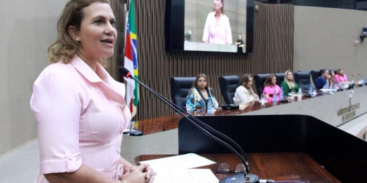 Saiba quem é Yomara Lins, candidata a vice-presidência na Câmara Municipal de Manaus