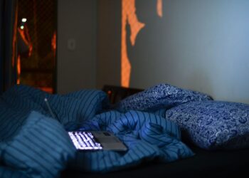 81% dos endividados da região Norte sofrem insônia por conta das dívidas, aponta pesquisa