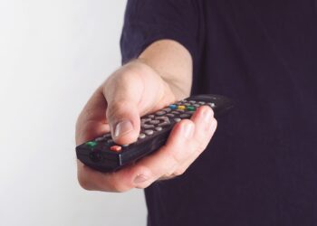 Moradores de Manaus ainda podem verificar se têm direito ao kit gratuito com parabólica digital