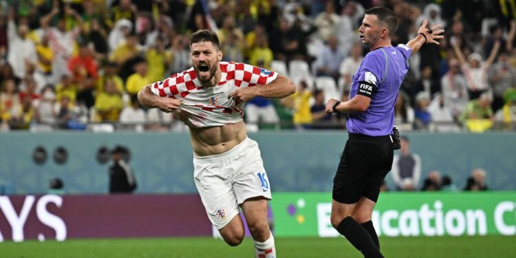 Brasil perde para a Croácia nos pênaltis e dá adeus ao mundial