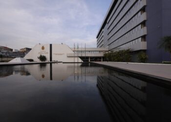 Governo é autorizado a emprestar R$ 1,1 bilhão para pagar dívidas, informa deputado