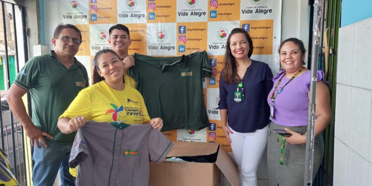 Grupo Queiroz doa uniformes para confecção de artesanato e geração de renda para famílias em situação de vulnerabilidade