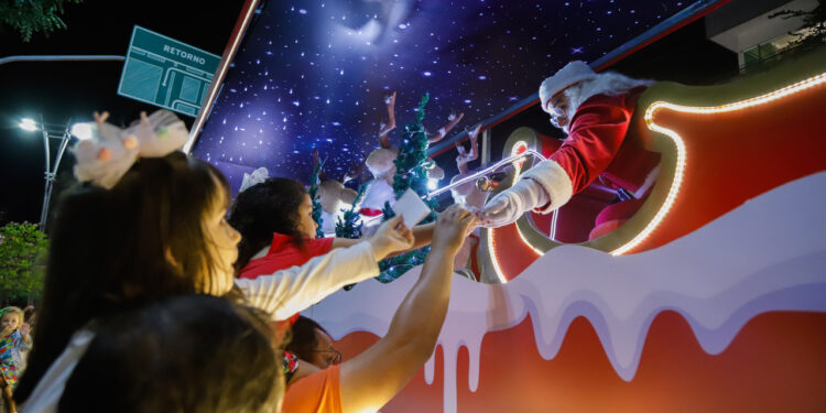 Manaus receberá sete dias de desfile da Caravana de Natal da Coca-Cola: confira datas e pontos de referência 