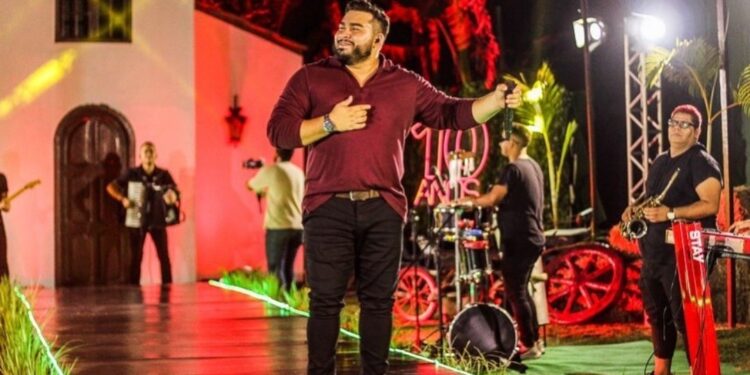 “Confra com Feijoada” apresenta show do cantor Márcio Cigano