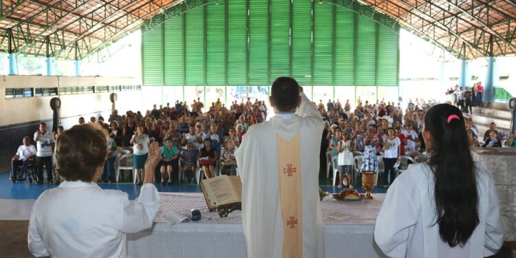 Parque Municipal do Idoso encerra as atividades do ano com missa em Ação de Graças