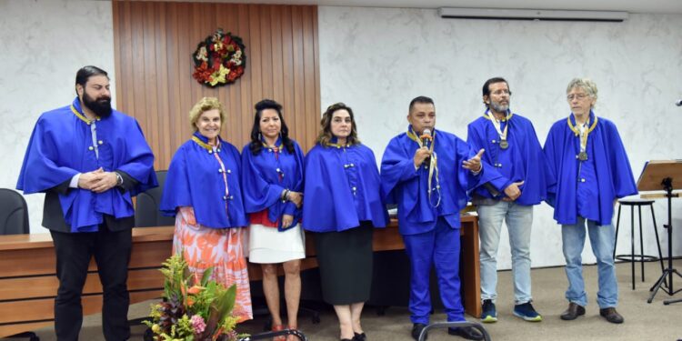 Mantenedora da FST, Maria do Carmo Seffair é empossada na Academia de Literatura, Arte e Cultura da Amazônia