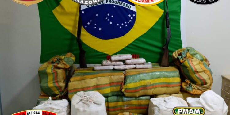 Polícias Federal e Militar apreendem mais de meia tonelada de drogas no Rio Negro