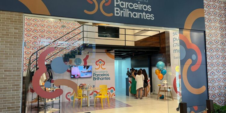 Palestras movimentam Loja Solidária com temas sociais relevantes