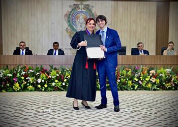 Amom Mandel é diplomado deputado federal