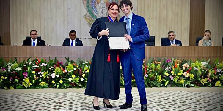 Amom Mandel é diplomado deputado federal
