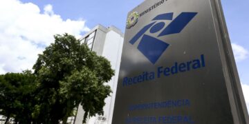 Receita Federal publica edital com salário de até R$ 21 mil
