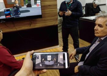 Tribunal acompanha simulação de audiência judicial em ambiente do metaverso