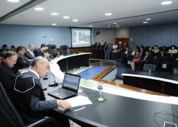 ​Após pedido de vistas, julgamento das contas de David é adiado no TCE