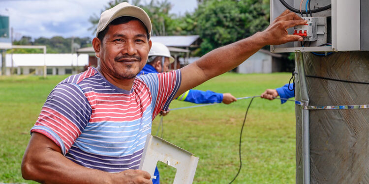 Iluminação de LED beneficia mais de 200 pessoas na comunidade Terra Preta