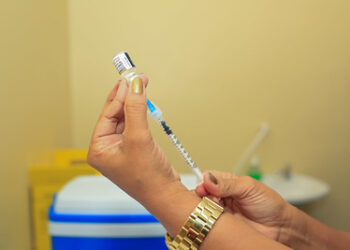 Crianças de 5 a 11 anos começam a receber reforço da vacina contra a Covid-19