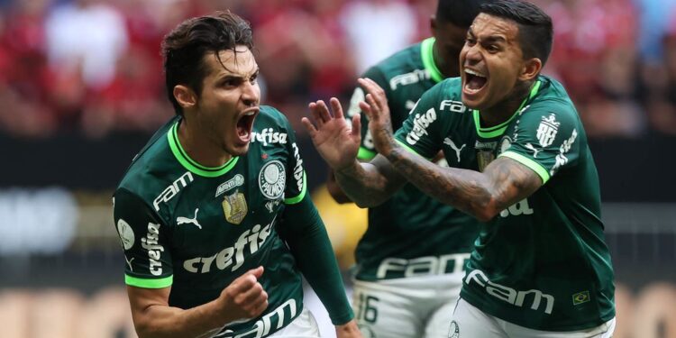De virada, Palmeiras vence Flamengo e leva Supercopa do Brasil