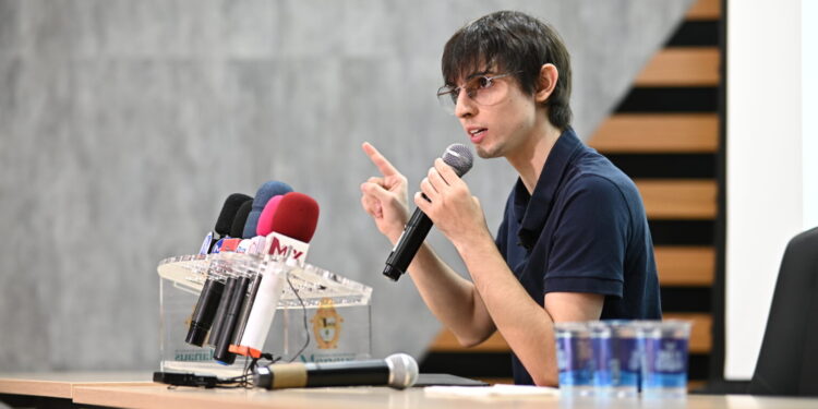 Amom renuncia cargo de vereador para assumir mandato em Brasília