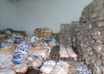 Agentes apreendem mais de 21 toneladas de carne vencida em Manaus