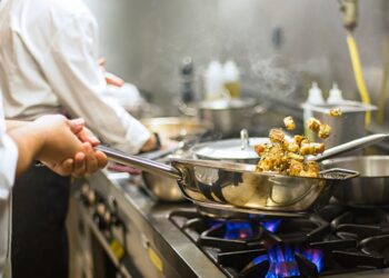 Setor da Alimentação Fora do Lar fecha 2022 sem repassar aumento dos insumos, mostra IPCA