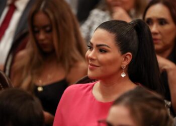 Deputada prestigia posse do governador do AM e destaca importância da harmonia entre poderes