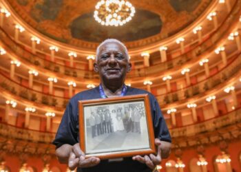 Conheça Raimundo Nonato, o servidor mais antigo do Teatro Amazonas