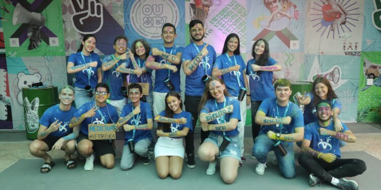 Alunos do Cursinho Vetor lideram lista de aprovados do curso de Medicina da UEA