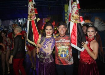 Dragões do Império realiza festa de lançamento das fantasias do Carnaval 2023