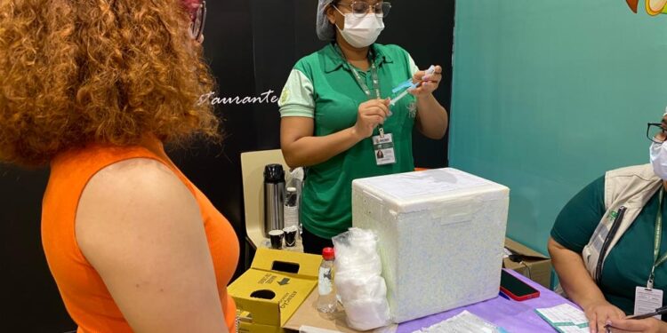 Veja onde se vacinar contra a Covid-19 neste fim de semana