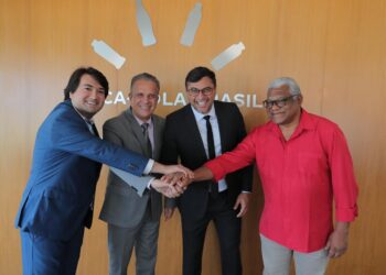 Governo e Coca-Cola renovam parceria com os Bois Caprichoso e Garantido