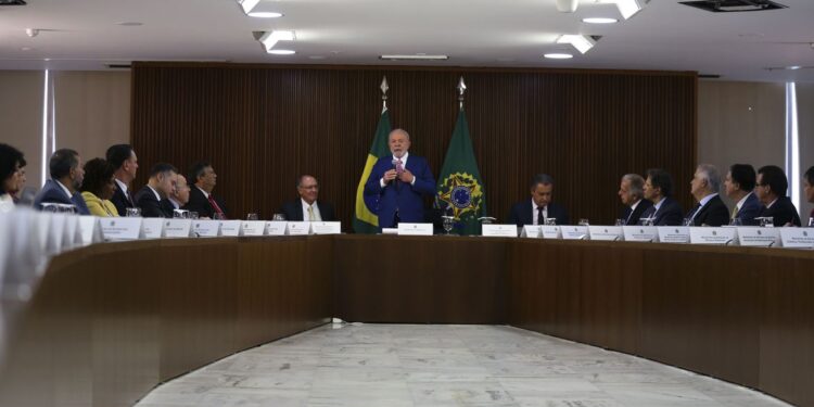 Quem fizer algo errado será convidado a deixar o governo, diz Lula