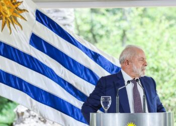 No Uruguai, Lula defende acordo entre China e Mercosul