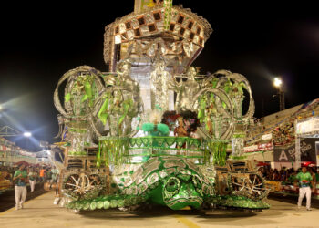 Aparecida é a campeã do Carnaval de Manaus 2023