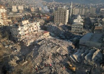 Número de mortos por terremoto em Turquia e Síria passa de 20.000