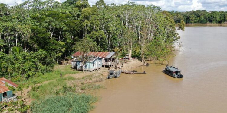 No Amazonas, comitiva e forças de segurança visitam Vale do Javari