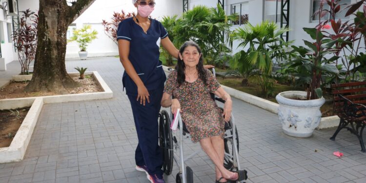 Saiba como participar do curso de Cuidador de Idosos
